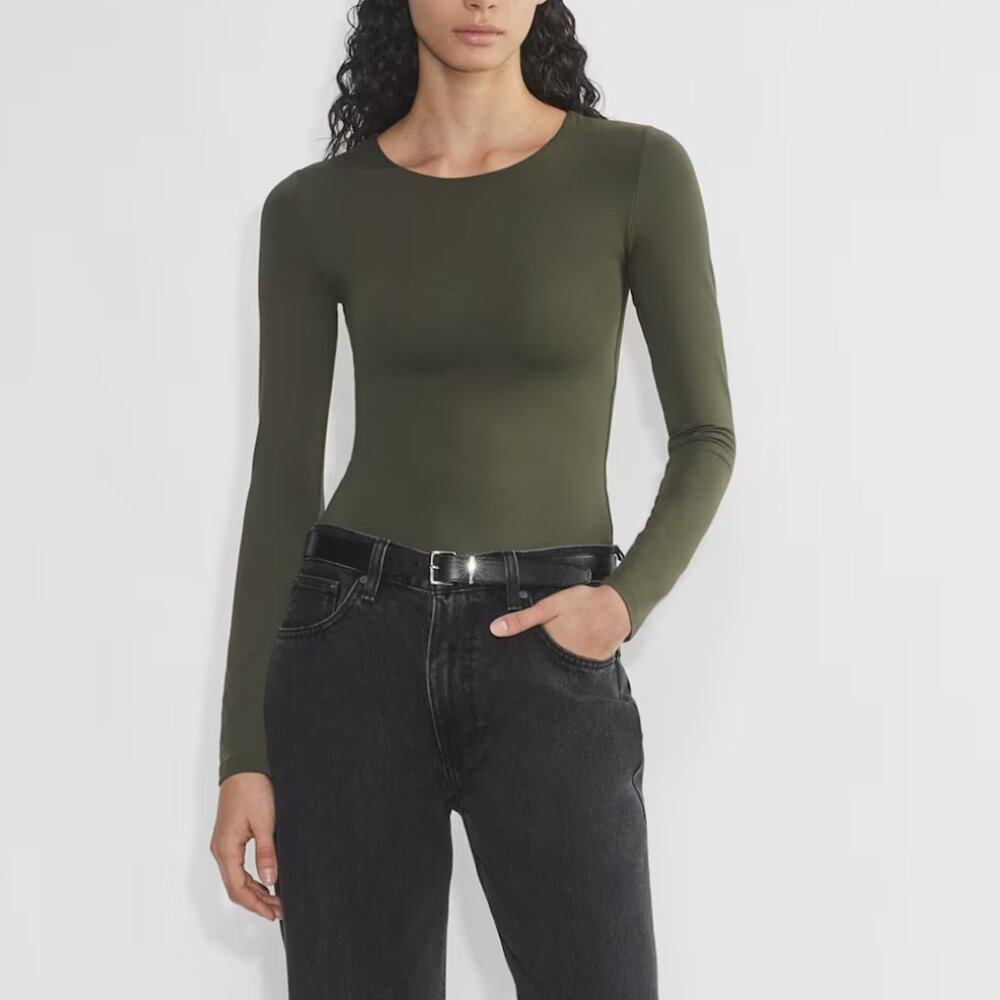 Aritzia Original Contour Crew Lonsleeve, Olive,  Size M